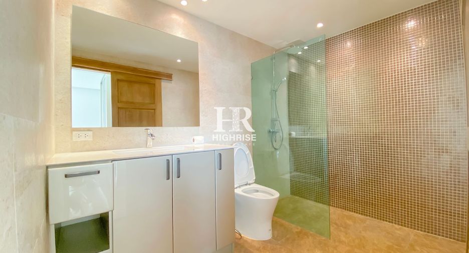 For sale 2 bedrooms condo in North Pattaya, Pattaya