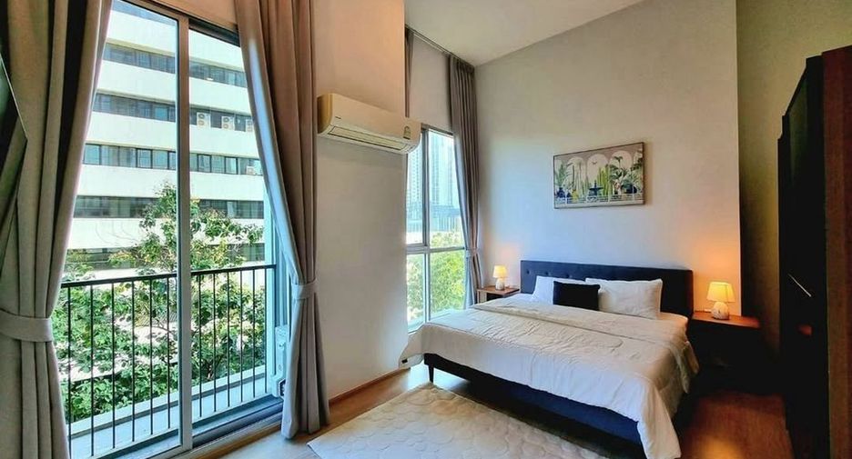 For rent 2 bedrooms condo in Huai Khwang, Bangkok