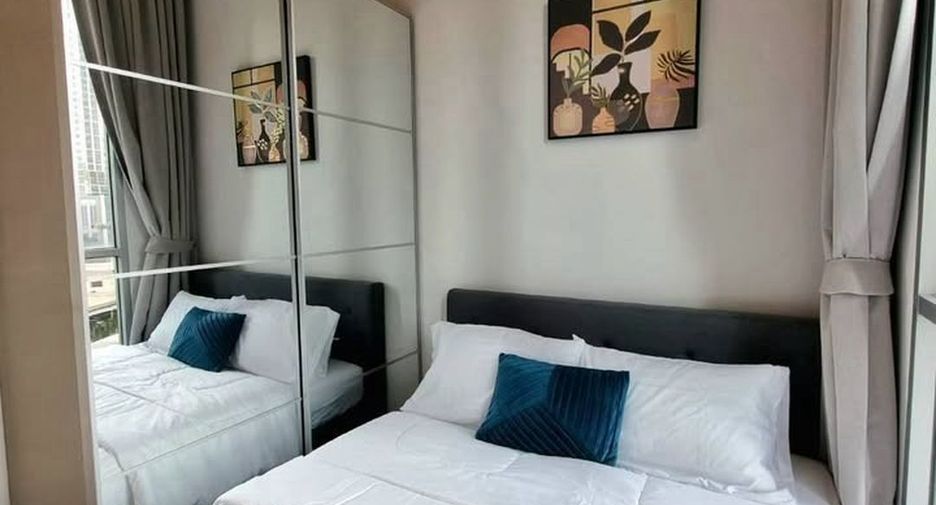 For rent 2 bedrooms condo in Huai Khwang, Bangkok