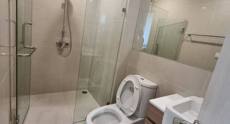 For rent 2 bedrooms condo in Huai Khwang, Bangkok