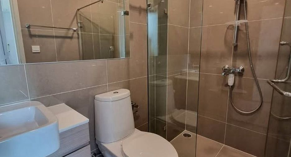 For rent 2 bedrooms condo in Huai Khwang, Bangkok