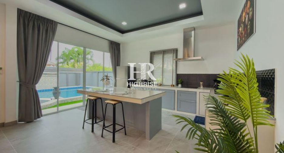 For sale 3 bedrooms villa in Huay Yai, Pattaya