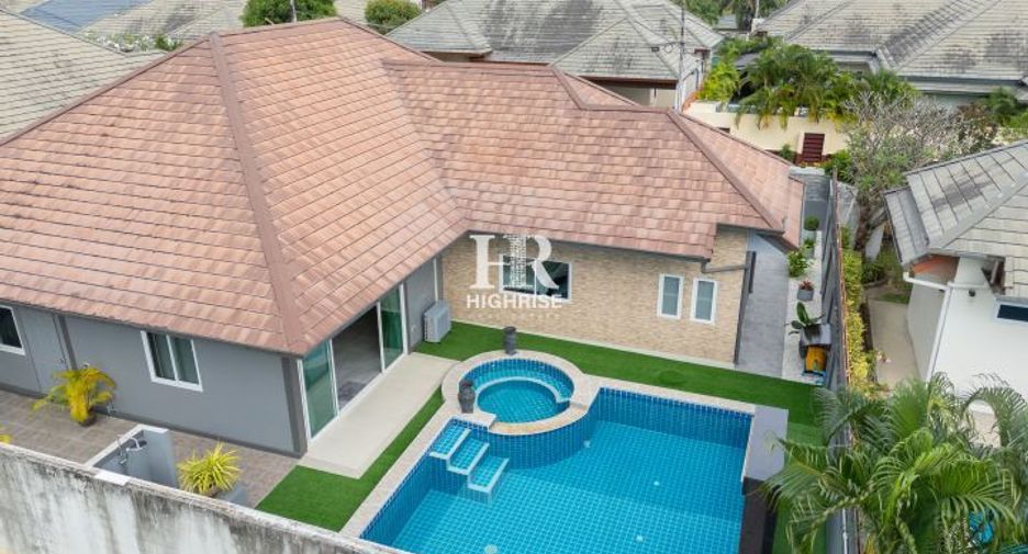 For sale 3 bedrooms villa in Huay Yai, Pattaya