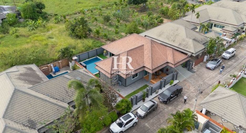 For sale 3 bedrooms villa in Huay Yai, Pattaya