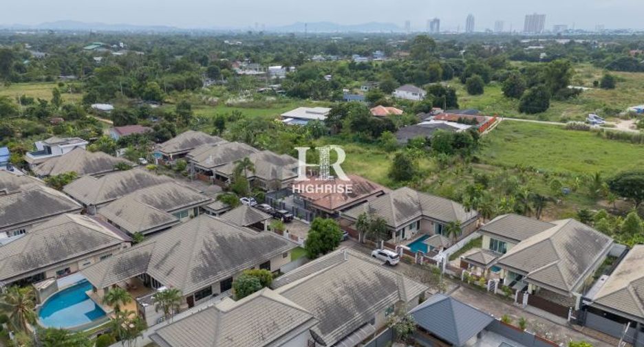 For sale 3 bedrooms villa in Huay Yai, Pattaya