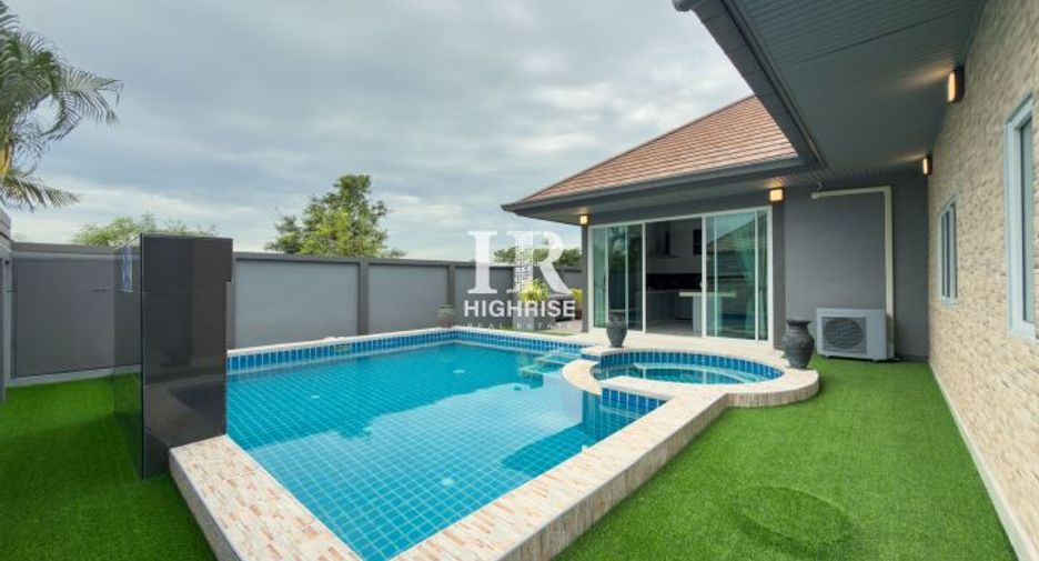 For sale 3 bedrooms villa in Huay Yai, Pattaya