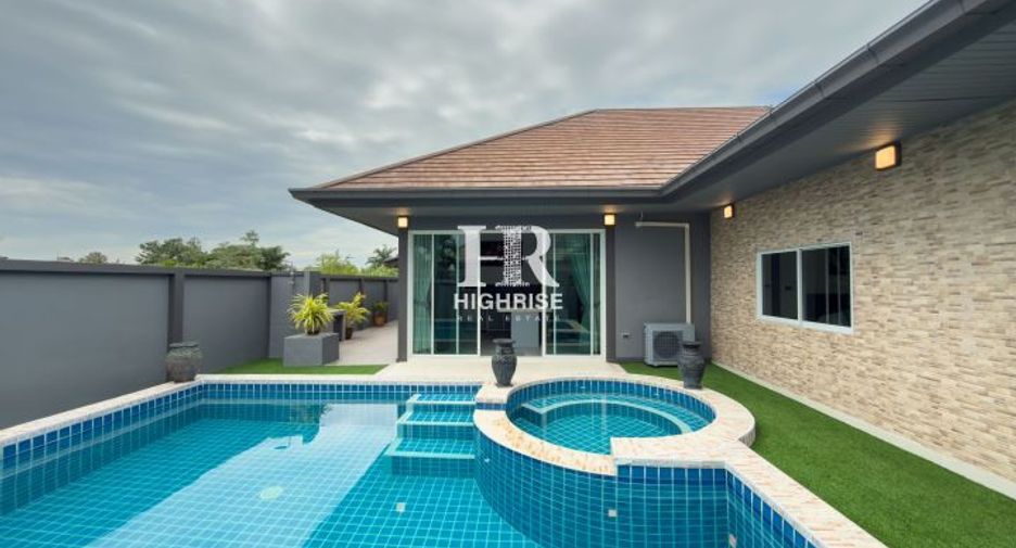 For sale 3 bedrooms villa in Huay Yai, Pattaya
