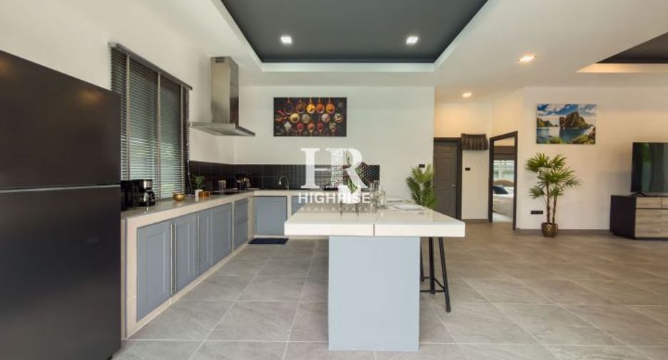 For sale 3 bedrooms villa in Huay Yai, Pattaya