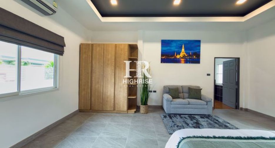 For sale 3 bedrooms villa in Huay Yai, Pattaya