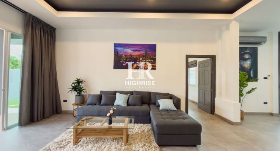 For sale 3 bedrooms villa in Huay Yai, Pattaya