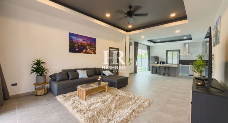 For sale 3 bedrooms villa in Huay Yai, Pattaya
