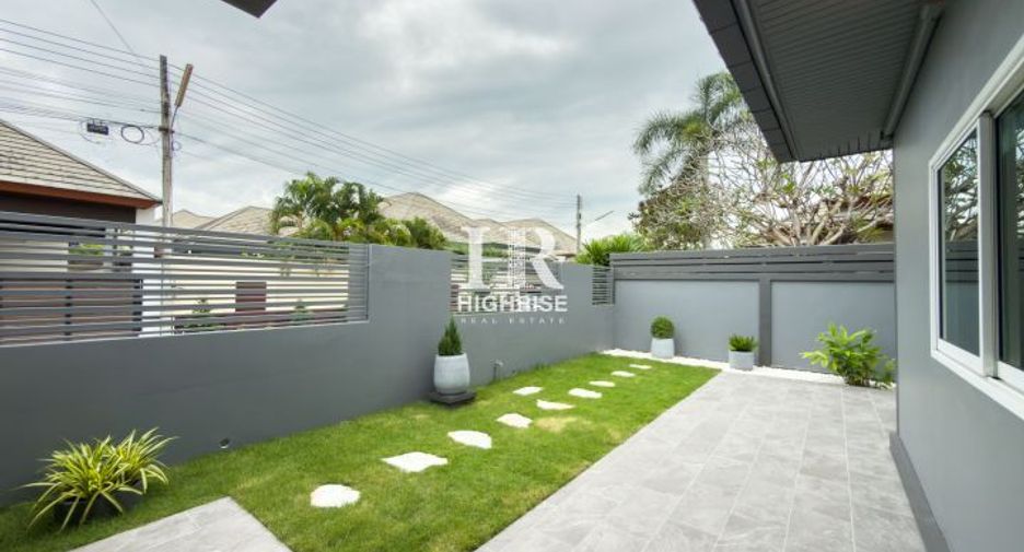 For sale 3 bedrooms villa in Huay Yai, Pattaya