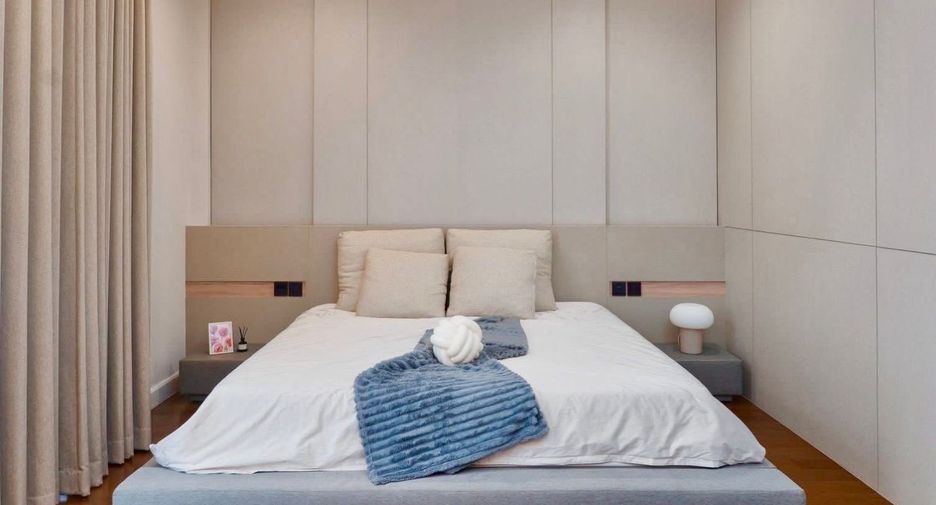 For sale 3 bedrooms house in Phra Khanong, Bangkok