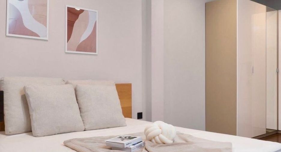 For sale 3 bedrooms house in Phra Khanong, Bangkok