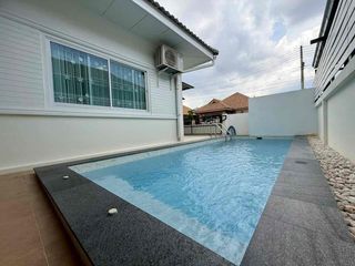 Villa en alquiler y en venta de 3 habitaciones en Bang Lamung, Chonburi