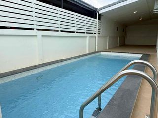 Villa en alquiler y en venta de 3 habitaciones en Bang Lamung, Chonburi
