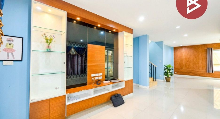 Casa en venta de 3 habitaciones en Si Racha, Chonburi