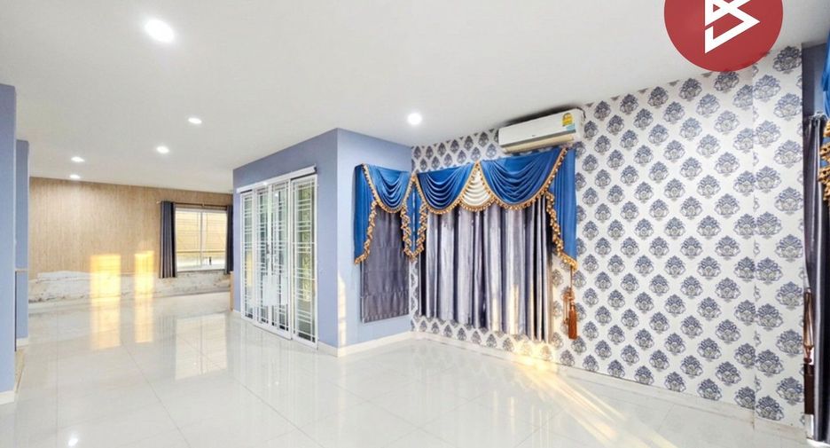 Casa en venta de 3 habitaciones en Si Racha, Chonburi