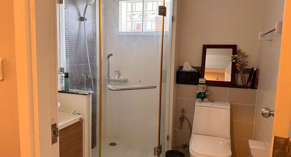 For sale 3 bedrooms house in Prawet, Bangkok