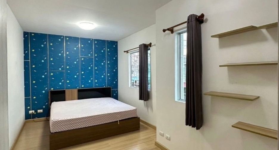 For sale 3 bedrooms townhouse in Phra Samut Chedi, Samut Prakan