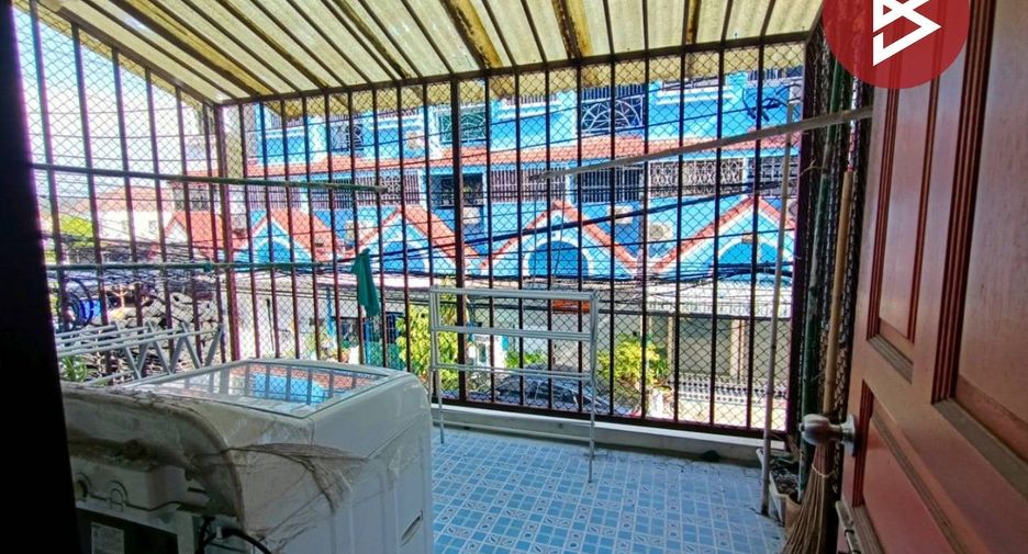 For sale 4 bedrooms retail Space in Khlong Sam Wa, Bangkok