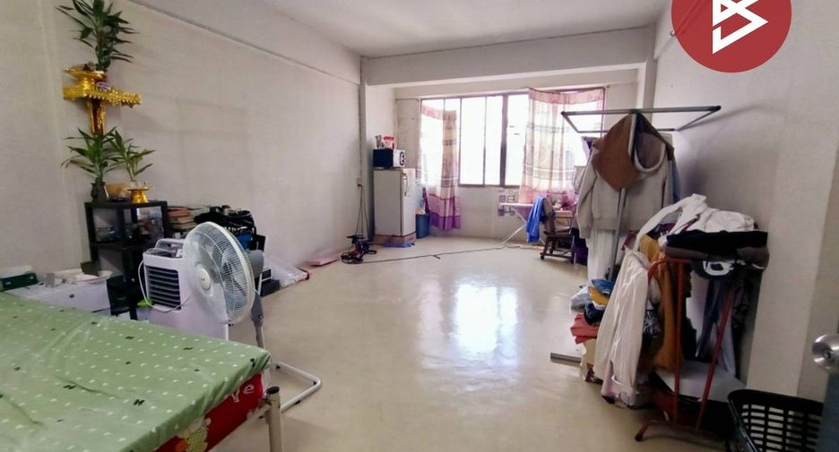 For sale 4 bedrooms retail Space in Khlong Sam Wa, Bangkok