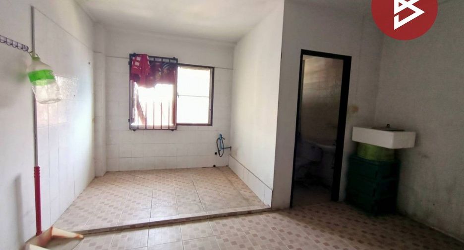 For sale 4 bedrooms retail Space in Khlong Sam Wa, Bangkok