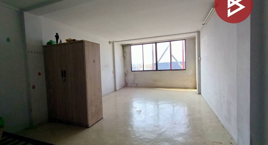 For sale 4 bedrooms retail Space in Khlong Sam Wa, Bangkok