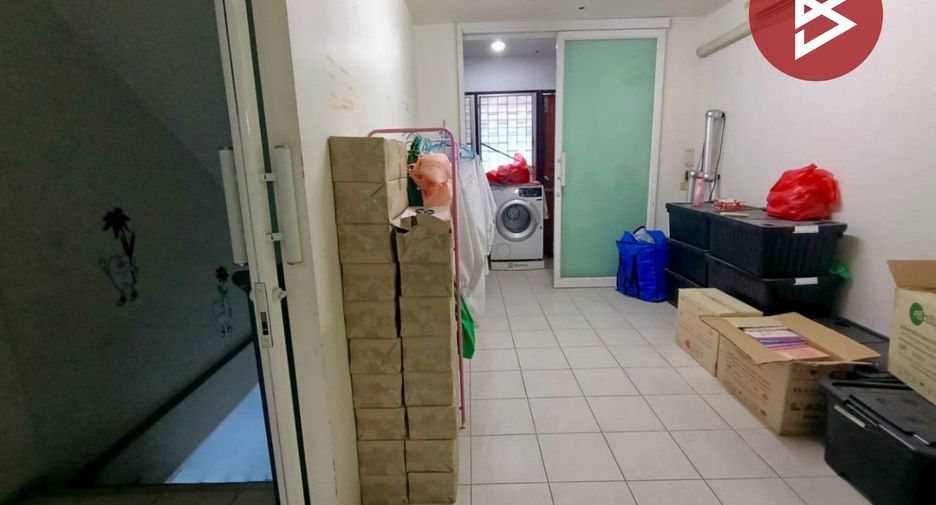 For sale 4 bedrooms retail Space in Khlong Sam Wa, Bangkok