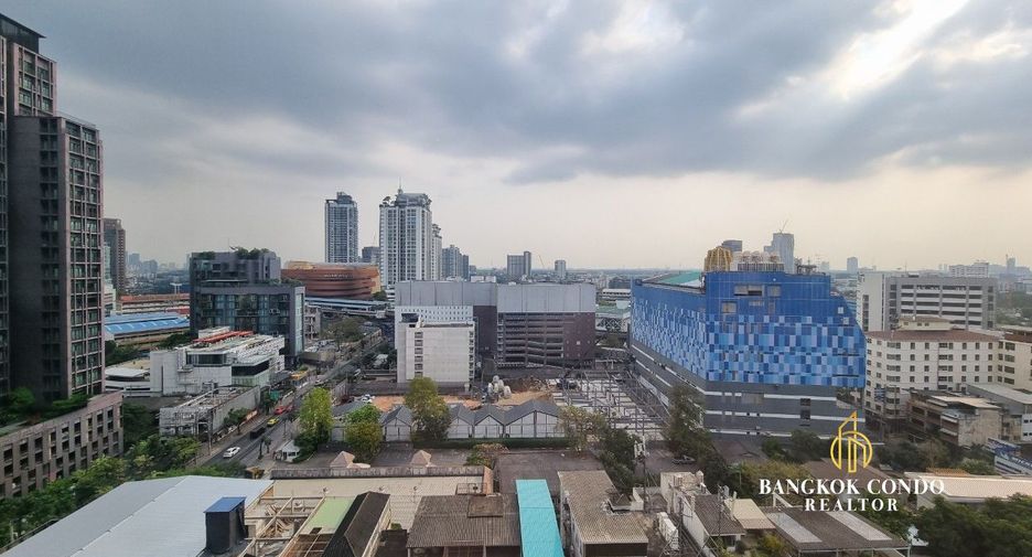 For rent 1 bed condo in Watthana, Bangkok