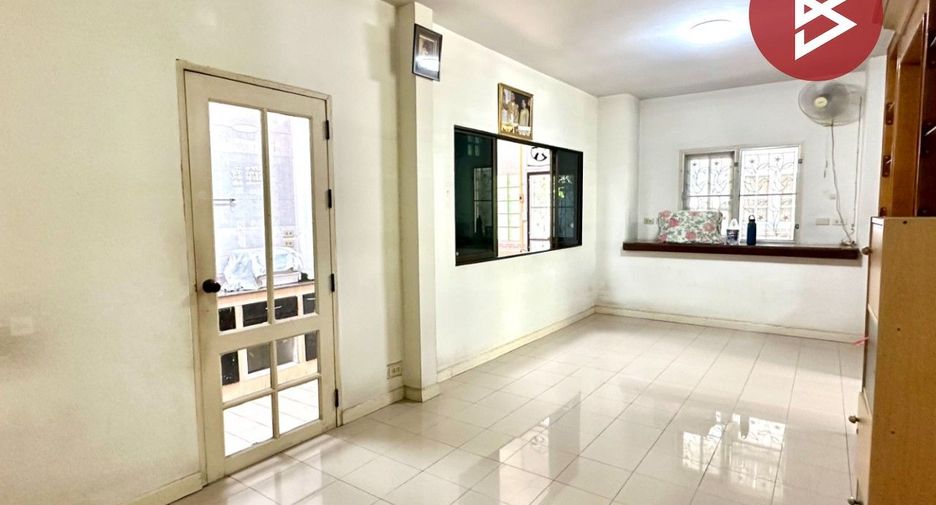 For sale 4 bedrooms house in Mueang Samut Prakan, Samut Prakan