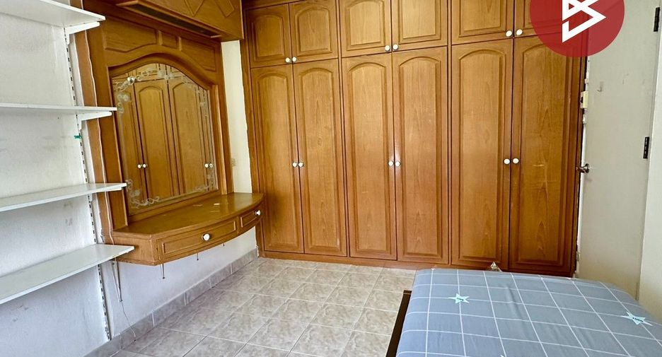 For sale 4 bedrooms house in Mueang Samut Prakan, Samut Prakan