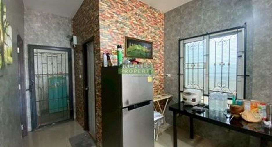 For sale 1 bed townhouse in Mueang Chon Buri, Chonburi