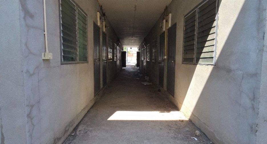 Almacén en venta de 1 habitaciones en Yan Nawa, Bangkok