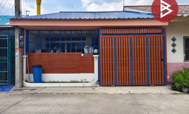 Reihenhaus zum Kauf mit 2 Zimmer in Sam Phran, Nakhon Pathom