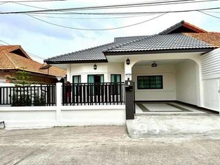 出售 3 卧室 联排别墅 在 Bang Lamung, Chon Buri