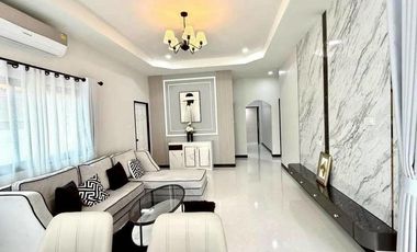 For sale 3 bedrooms townhouse in East Pattaya, Pattaya