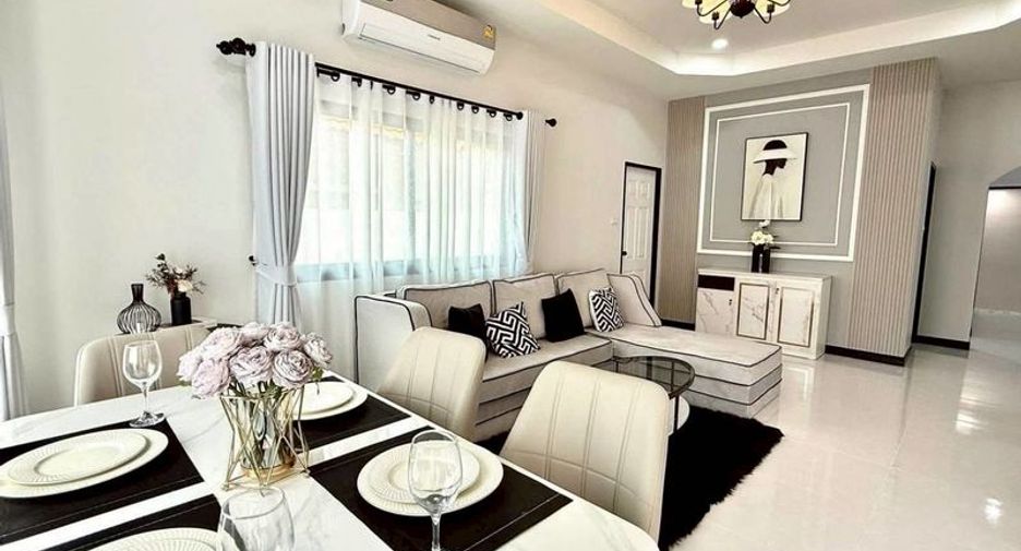 For sale 3 bedrooms townhouse in East Pattaya, Pattaya