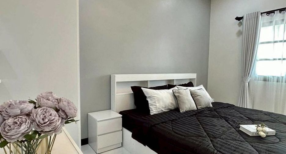 For sale 3 bedrooms townhouse in East Pattaya, Pattaya