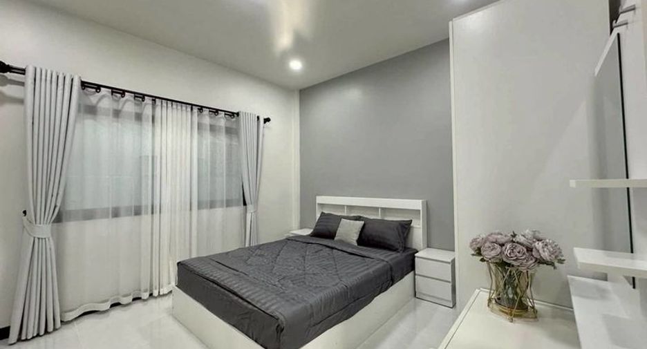 For sale 3 bedrooms townhouse in East Pattaya, Pattaya