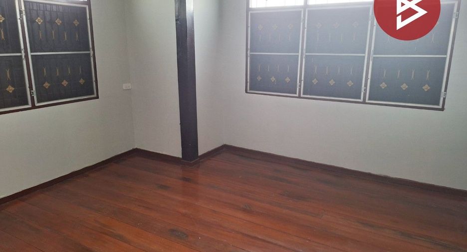 For sale 3 bedrooms house in Mueang Nakhon Ratchasima, Nakhon Ratchasima