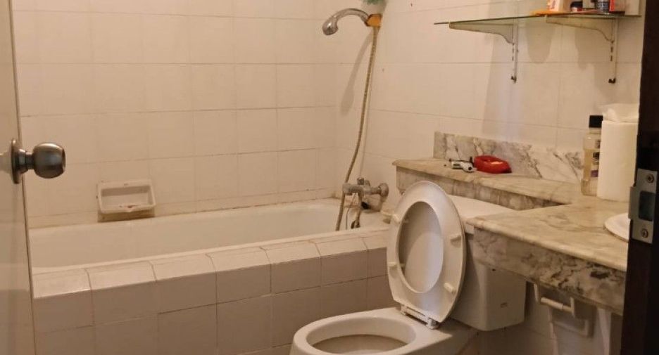 For sale 2 bedrooms townhouse in Phutthamonthon, Nakhon Pathom
