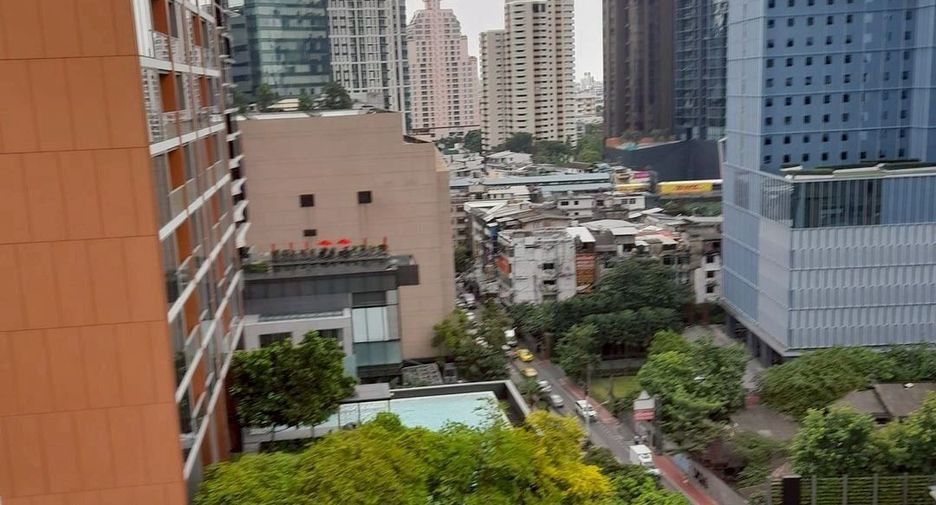 Condo en alquiler de 1 habitaciones en Khlong Toei, Bangkok
