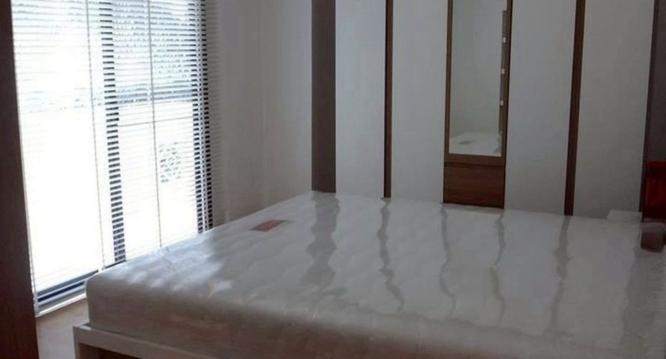 For rent 2 bedrooms condo in Bang Rak, Bangkok