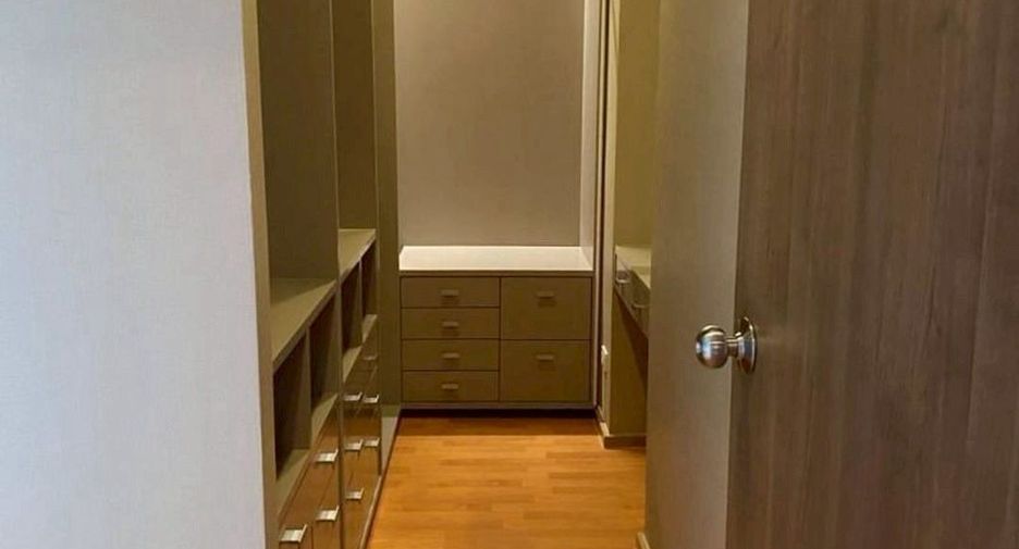For rent and for sale 2 bedrooms condo in Ratchathewi, Bangkok