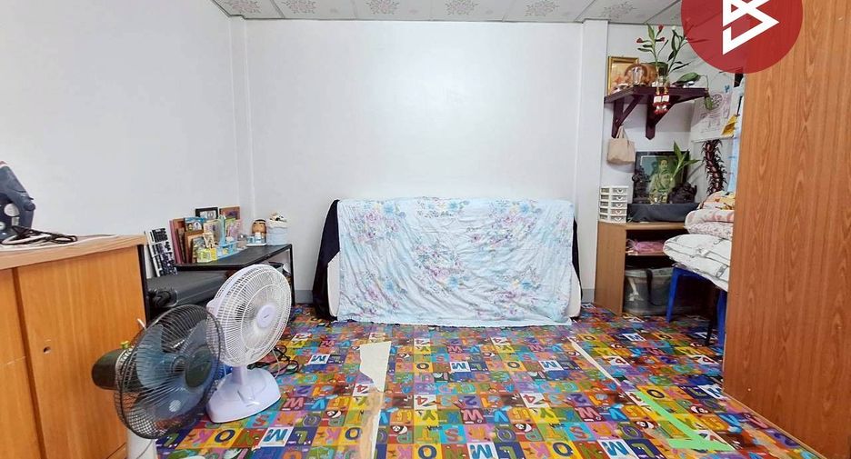 For sale 2 bedrooms townhouse in Mueang Samut Prakan, Samut Prakan