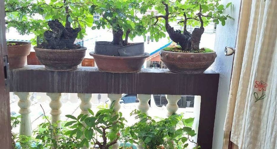 For sale 2 bedrooms townhouse in Mueang Samut Prakan, Samut Prakan