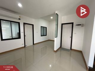 For sale 3 bedrooms townhouse in Phan Thong, Chonburi