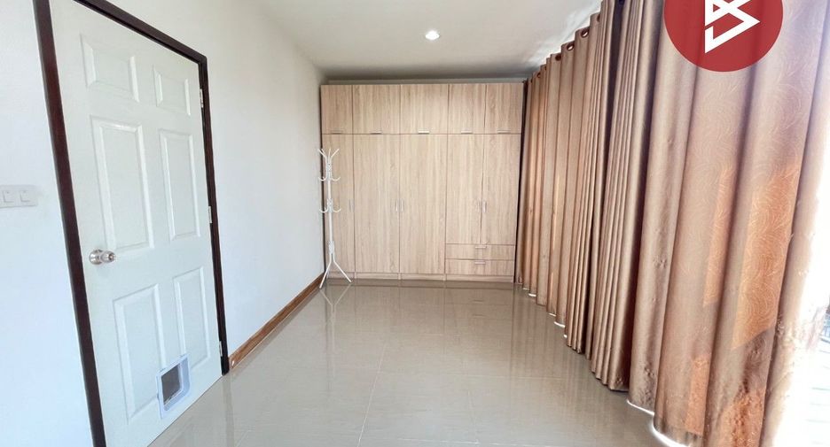 For sale 3 bedrooms townhouse in Phan Thong, Chonburi