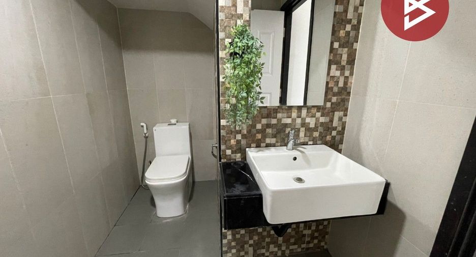 For sale 3 bedrooms townhouse in Phan Thong, Chonburi